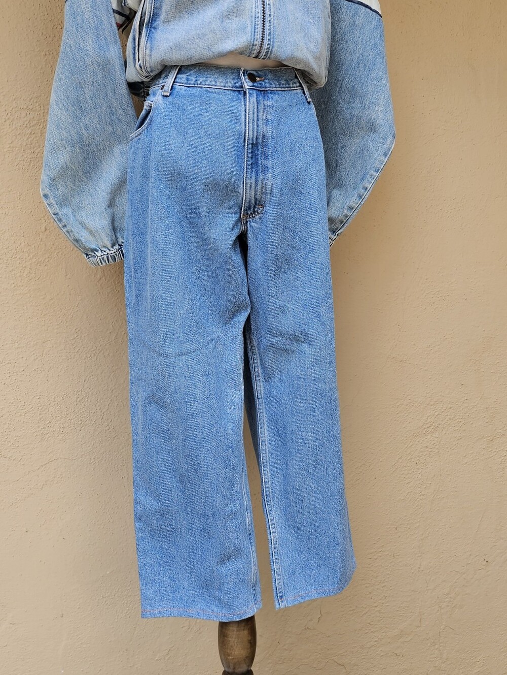 L. L. Bean Relaxed Fit Lightwash Heritage Denim Size 42 × 28